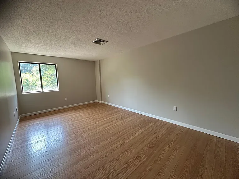 19 Blackstone Dr #1933 — Photo 10
