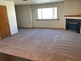 3 bed, 2.5 bath, $1,550 — Photo 2