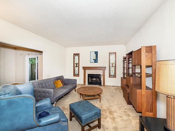2nd image of 542 Everett Ave #A