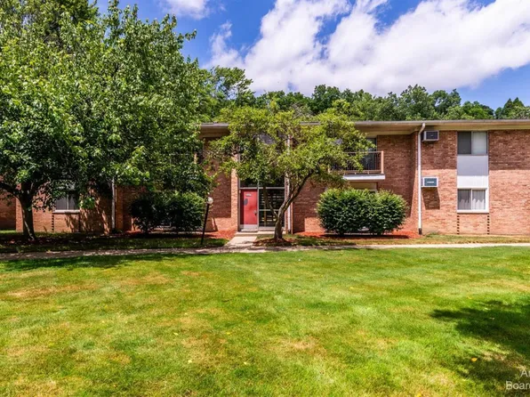 1257 Island Dr APT 101, Ann Arbor, MI 48105