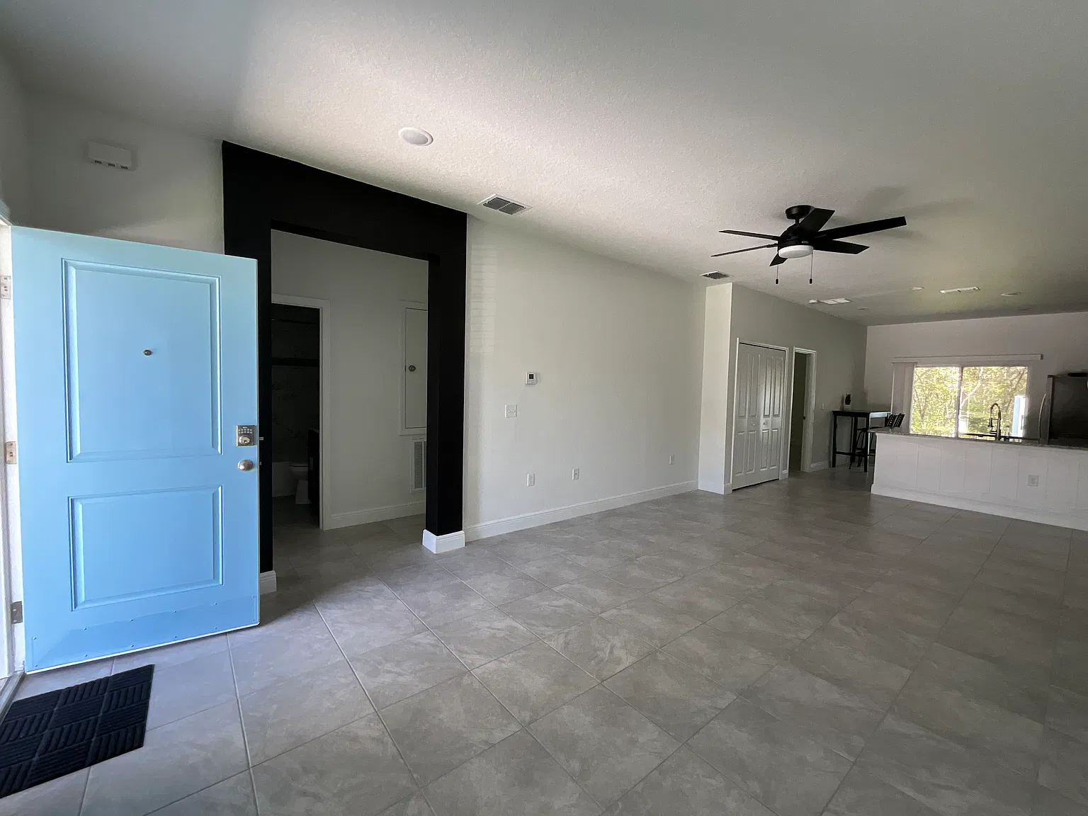 3 bed, 1201 sqft, $1,525 — Photo 3