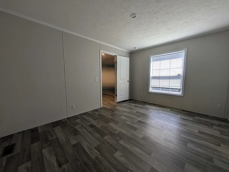 38000 Le Chateau Blvd #147 — Photo 13