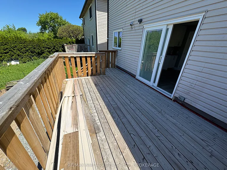 21 Ball Ave E #UPPER — Photo 7