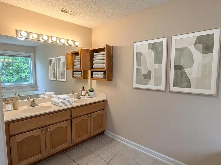 102 W Kilburn Cir — Photo 24