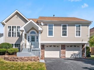 1120 Ironwood Dr, Elgin, IL 60120