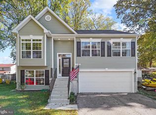 927 11th St, Pasadena, MD 21122