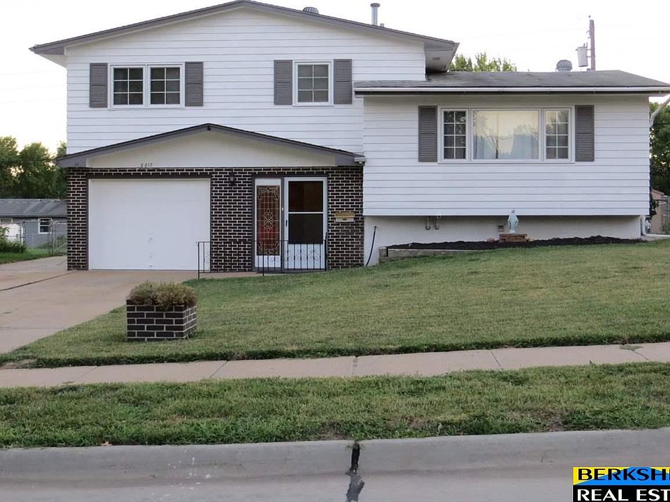 1st image of 8817 Pine Dr