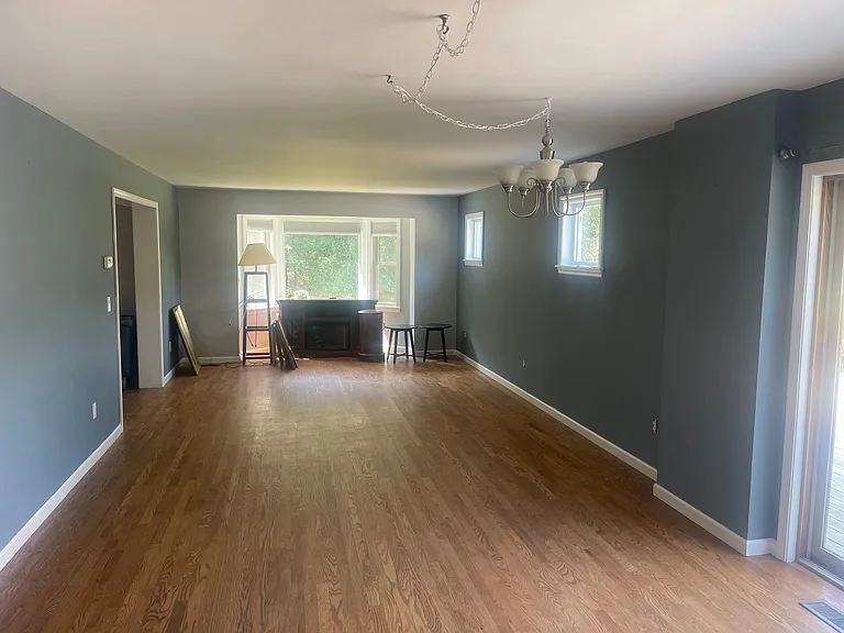 484 N Magee St — Photo 5