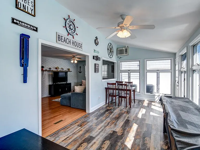 208 New York Ave — Photo 31