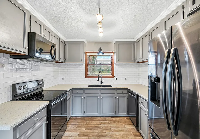 365 Bell Factory Rd — Photo 12