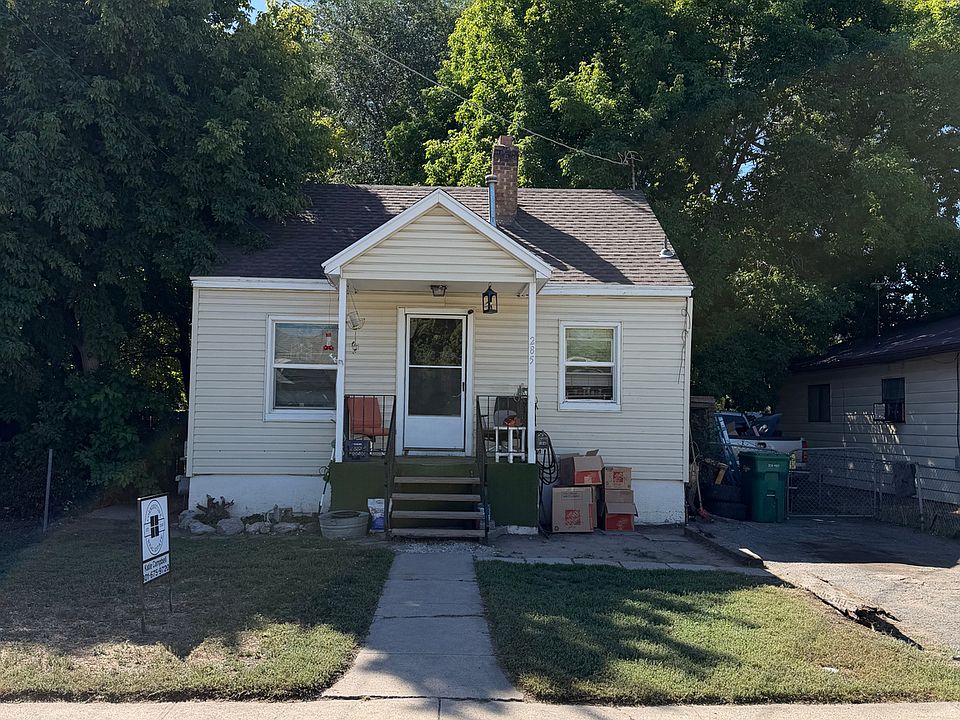 1st image of 285 8th St