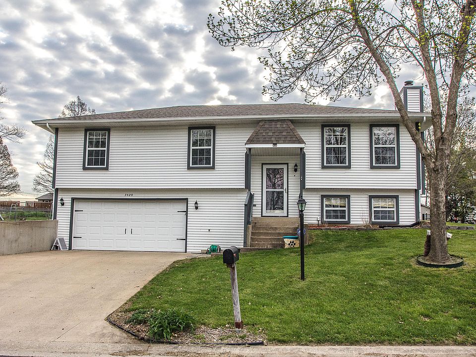 2nd image of 3420 S Crestview Dr