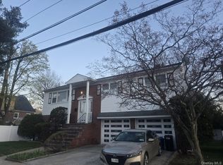 1571 Greenway Blvd, Valley Stream, NY 11580