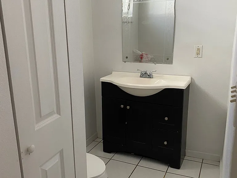 2523 Onzaga St — Photo 5