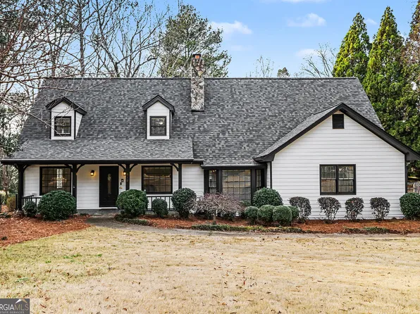 910 Windsor Trl, Roswell, GA 30076