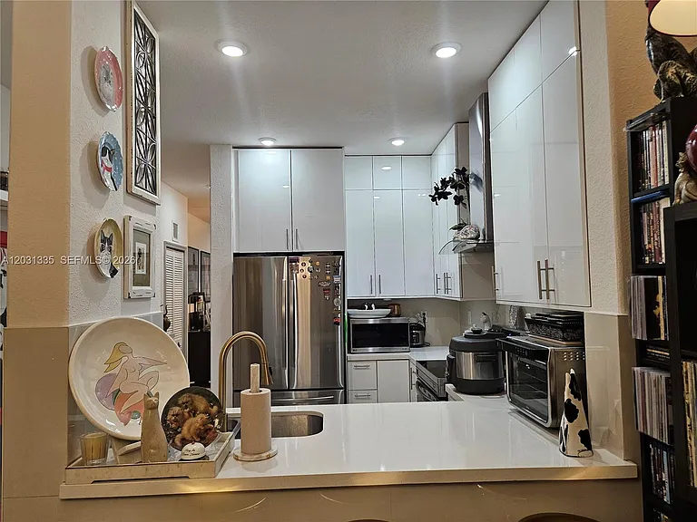1661 SE 28th St #105 — Photo 17