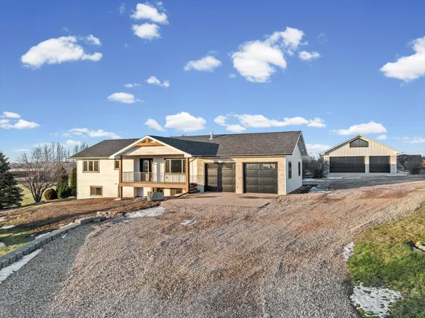 18887 Garnet Ln, Belle Fourche, SD 57717
