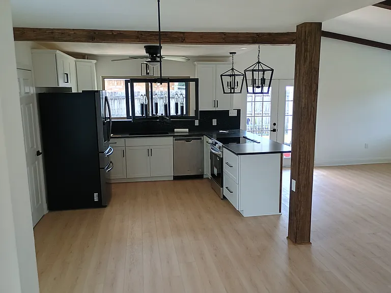214 Scott Dr — Photo 9