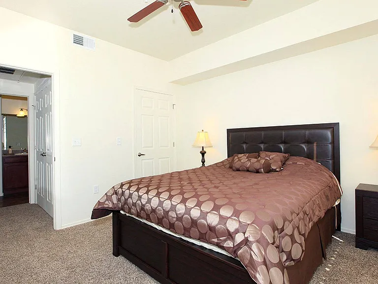 Raintree Apartments — Photo 16