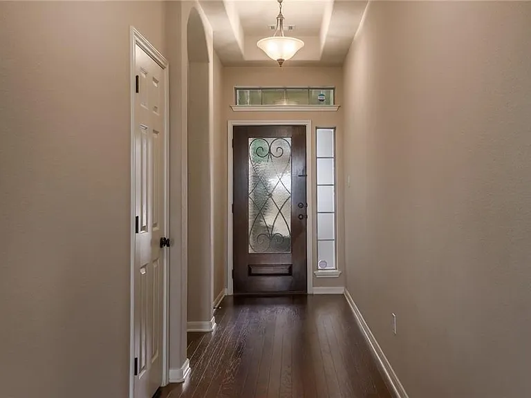 124 Navigator Dr — Photo 2