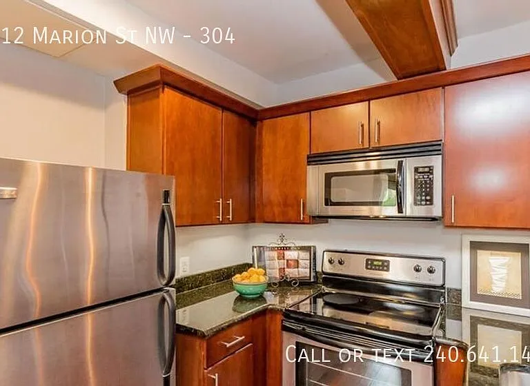1512 Marion St NW #304 — Photo 2