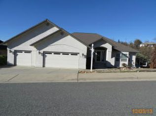 3346 Stanford Dr, Redding, CA 96003