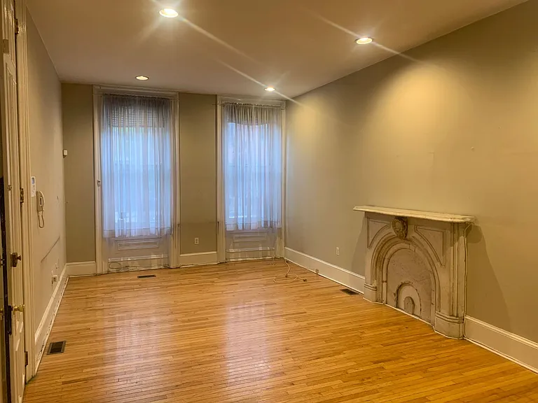2308 Lombard Street — Photo 2
