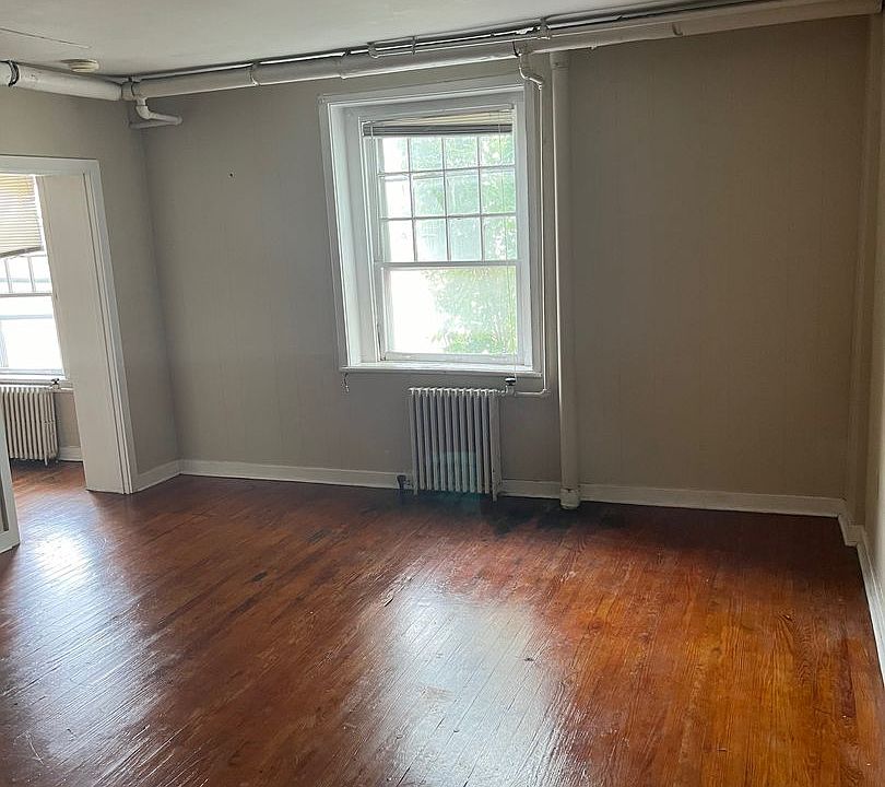 1st image of 2 S Market St