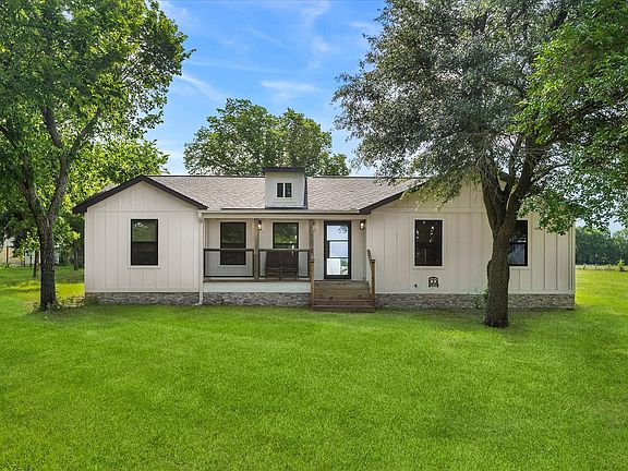 2nd image of 18580 County Road 949