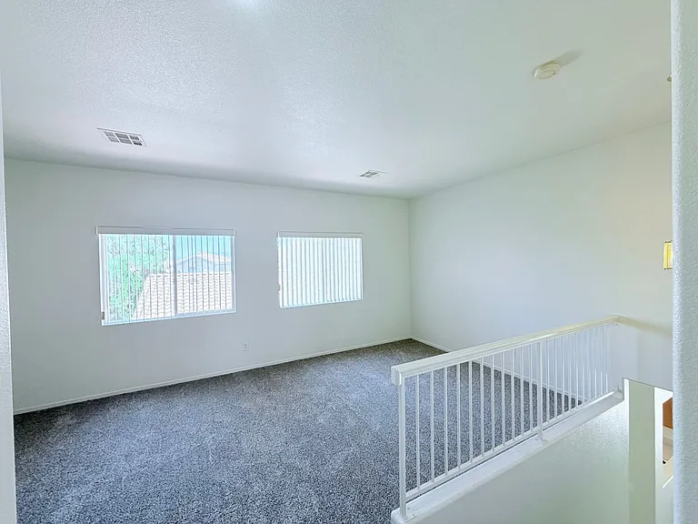 10404 Sloping Hill Ave — Photo 14