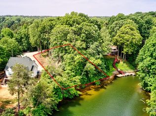 8840 Dog Leg Rd, Sherrills Ford, NC 28673