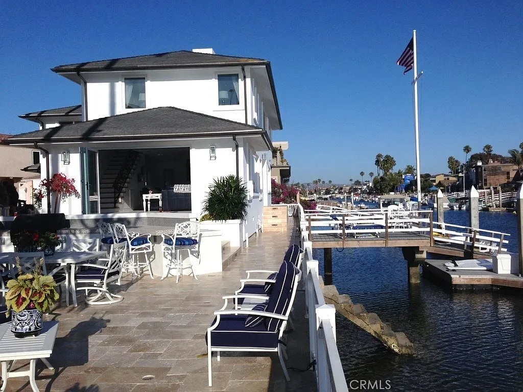 4 bed, 2752 sqft, $17,500 — Photo 3