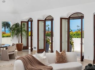 7970 Roseland Dr, La Jolla, CA 92037