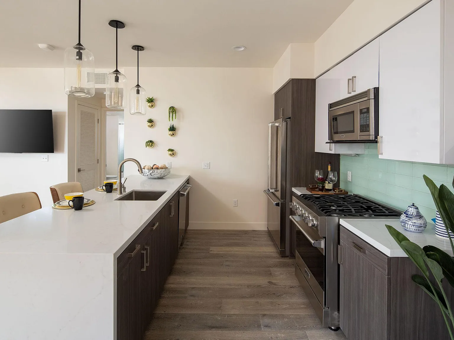 Pacific Apartment Homes — Photo 4