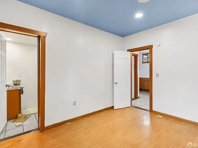 1748 E 15th St #1 — Photo 4