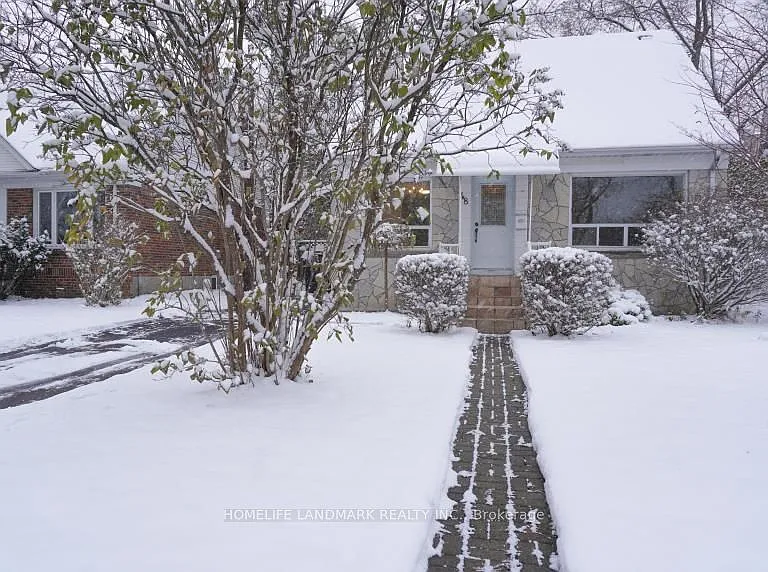 48 Greylawn Cres — Photo 1