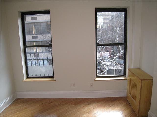 1st image of 406 E 63rd St