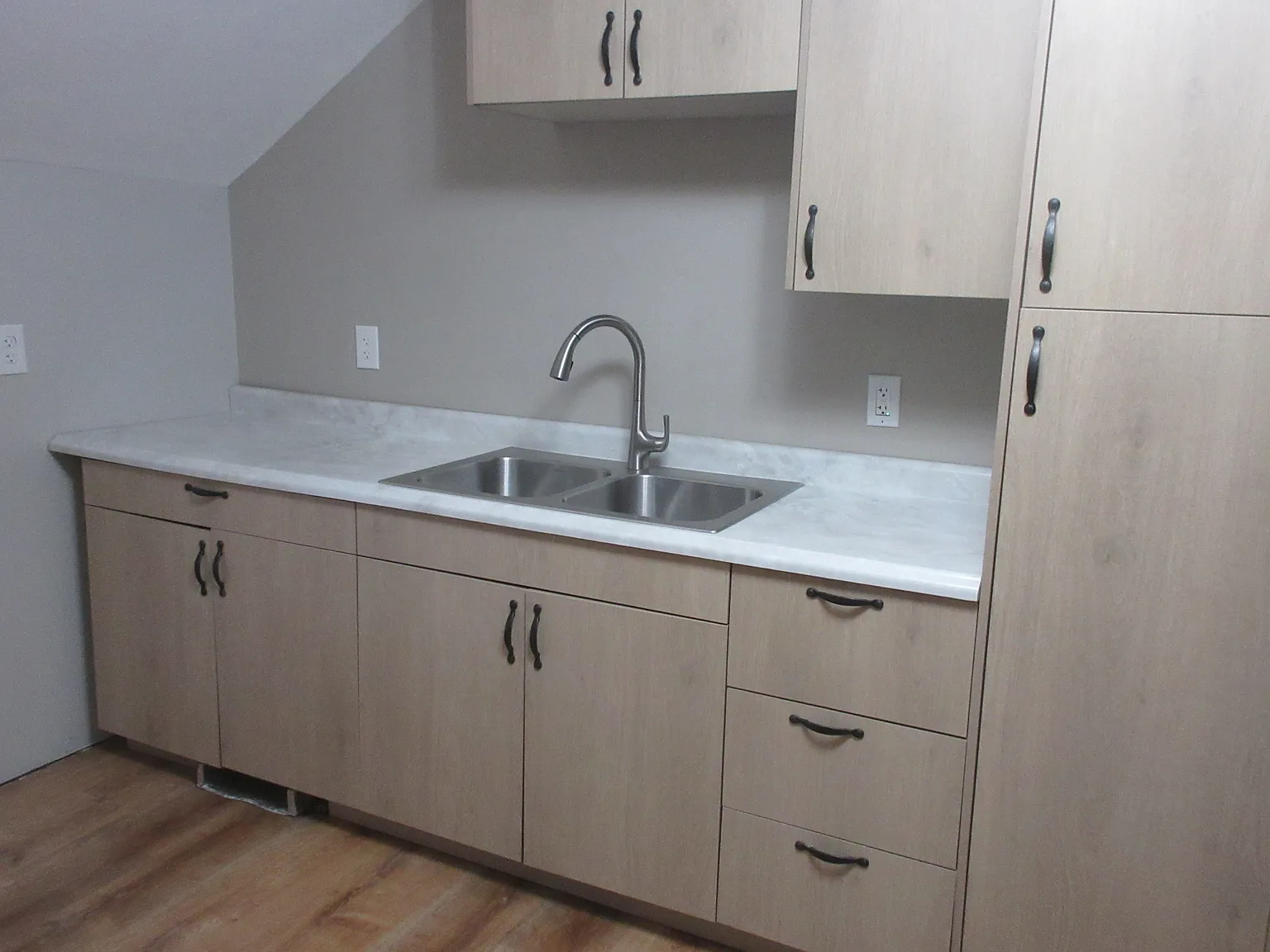 3 bed, 1000 sqft, $1,275 — Photo 4