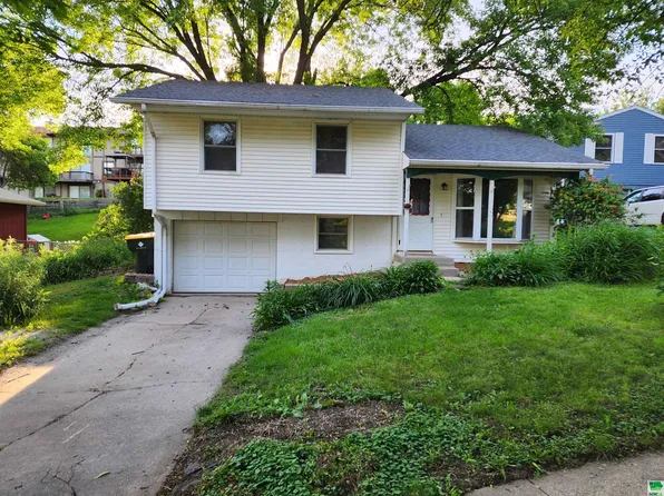 3829 Osage Ter, Sioux City, IA 51104