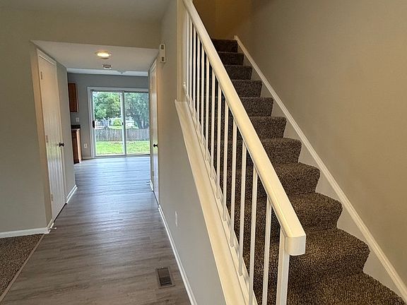 2nd image of 2032 Wedgewood Cir