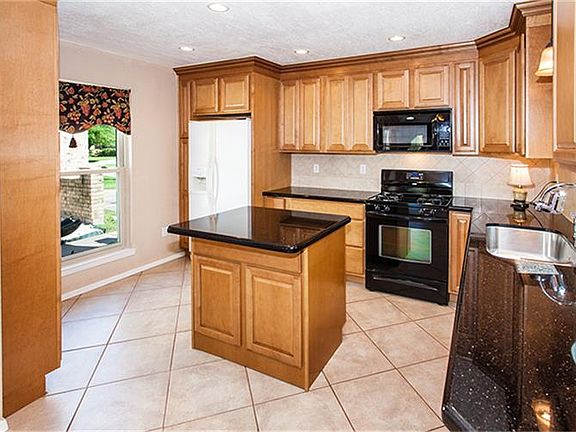 4th image of 2826 Pickett Dr