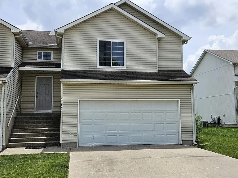 17641 W 111th Pl — Photo 2