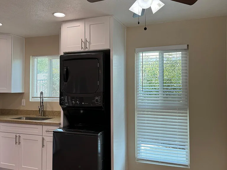 813 Carey Rd — Photo 15