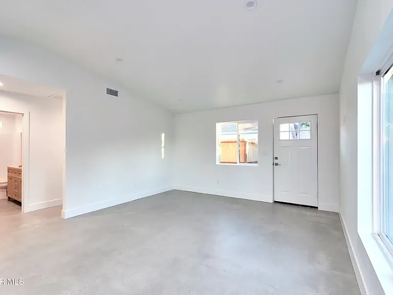219 Sandberg St #B — Photo 25