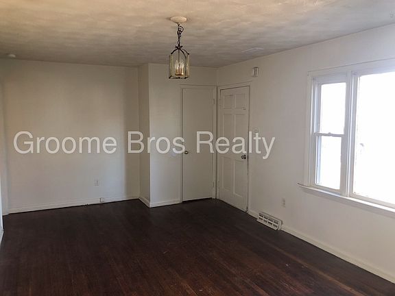 3rd image of 1 N Pine Ave
