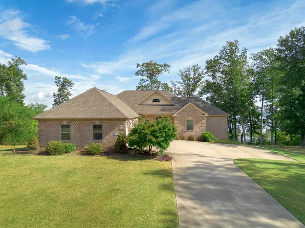 197 Crowne Point Dr, Muscle Shoals, AL 35661