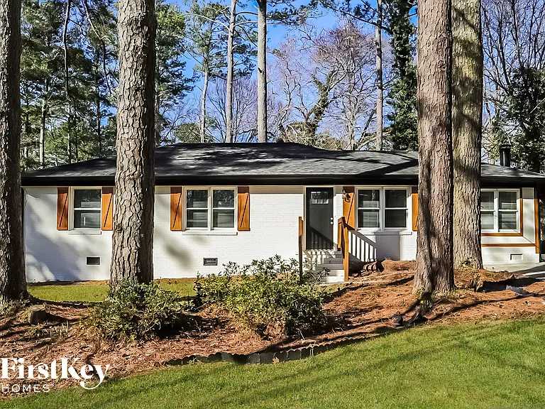 2207 Freydale Rd SE — Photo 1