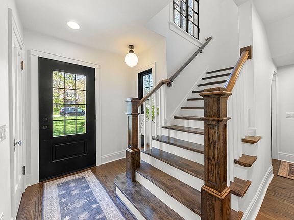 5th image of 639 N Park Blvd