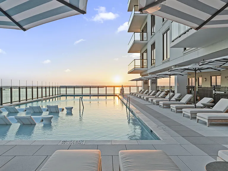 Thirty One Eleven Sunset — Photo 32