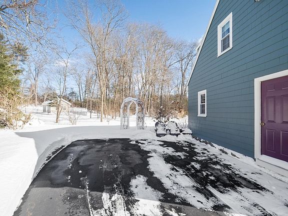 3rd image of 34 Clover Hill Dr